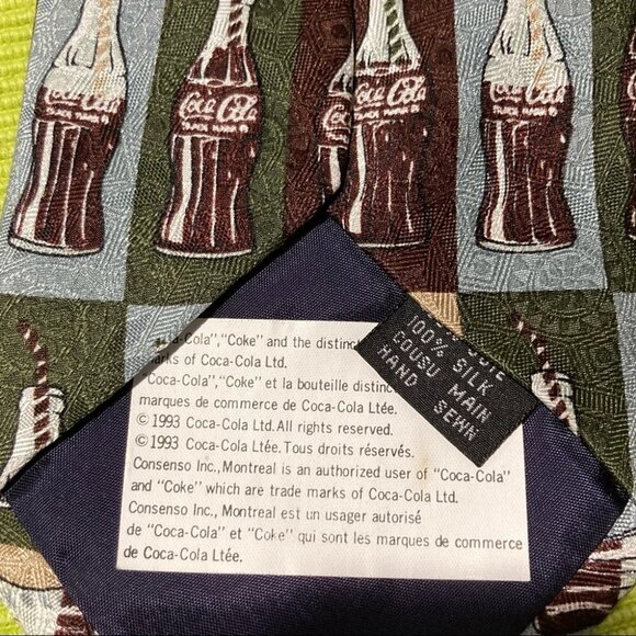 COCA-COLA Merchandise  Branded 100% Silk Tie - Picture 3 of 4